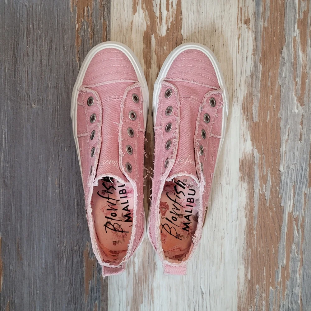 NWOT Blowfish Malibu Play Slip-On Sneakers Women's Size 9 - Picture 2 of 8